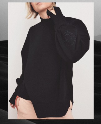 BLACK SAND TURTLENECK